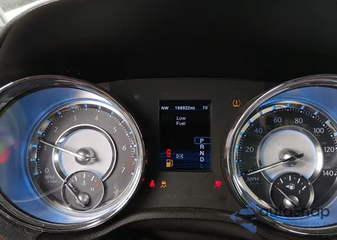 2012 Chrysler 300 из США, поврежденный, VIN 2C3CCAAG0CH142519